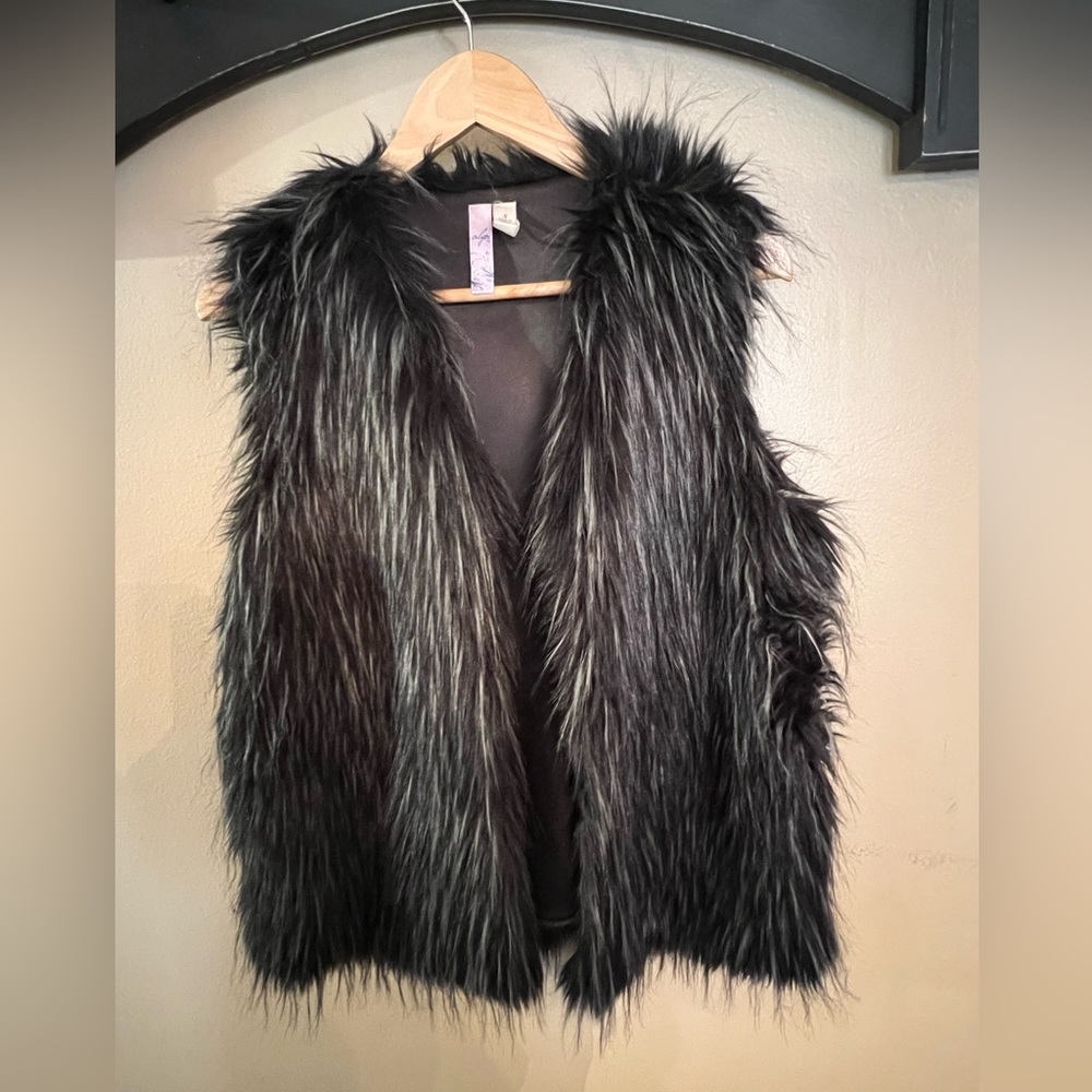 Alya Faux Fur Vest Size S